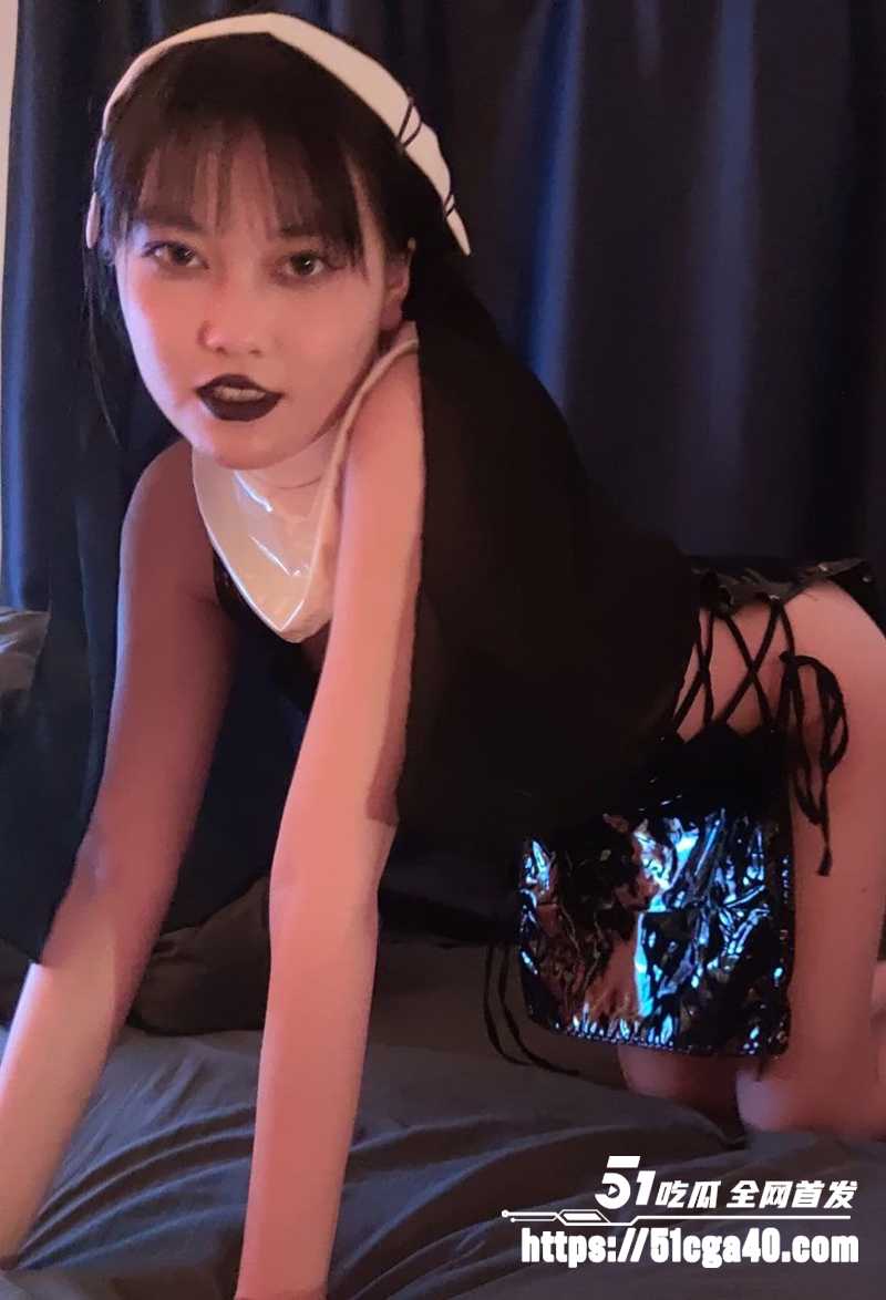大学姐妹花反差精神小妹调教视频流出4拷贝