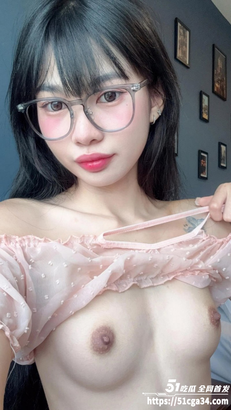反差眼镜妹ffhblue定制福利合集03