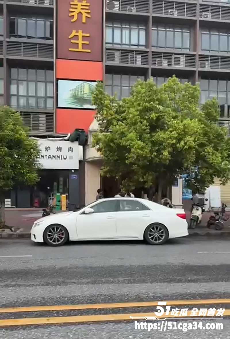 牡丹花下死做鬼也风流！广东男子酒后按摩打飞机猝死 次日清晨才被发现！
