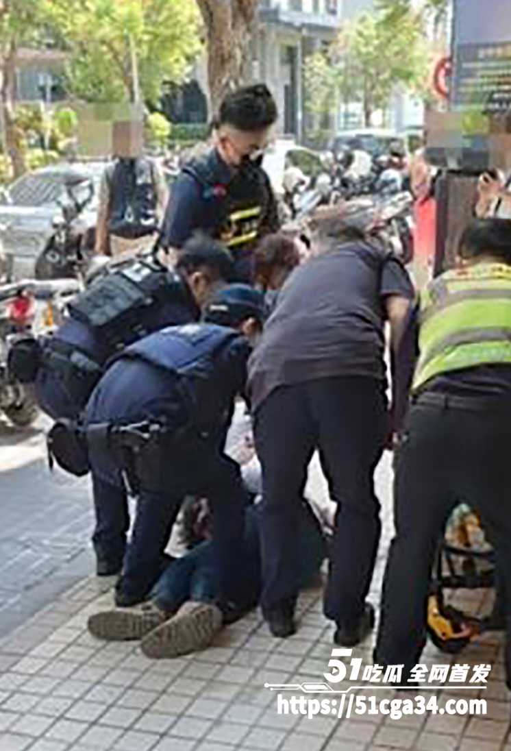 浙江杭州映翠雅苑小区无差别砍人事件视频曝光2拷贝