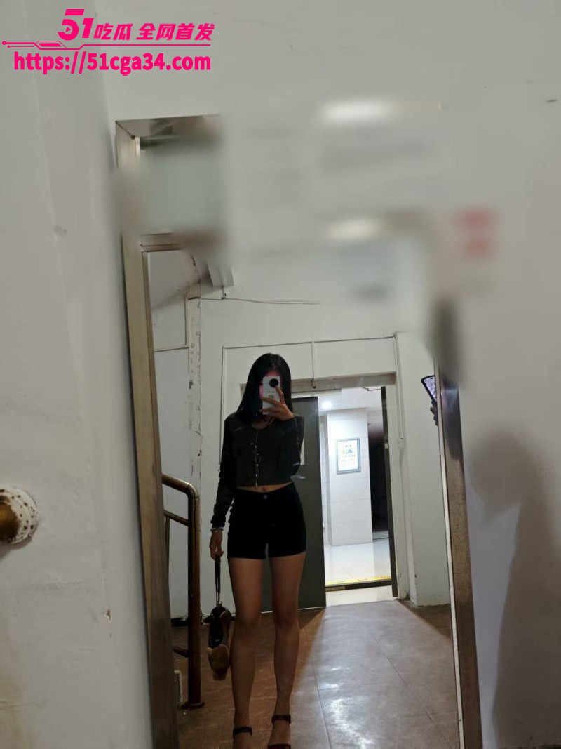 四川达州卢佩盈约炮友上门泄欲04