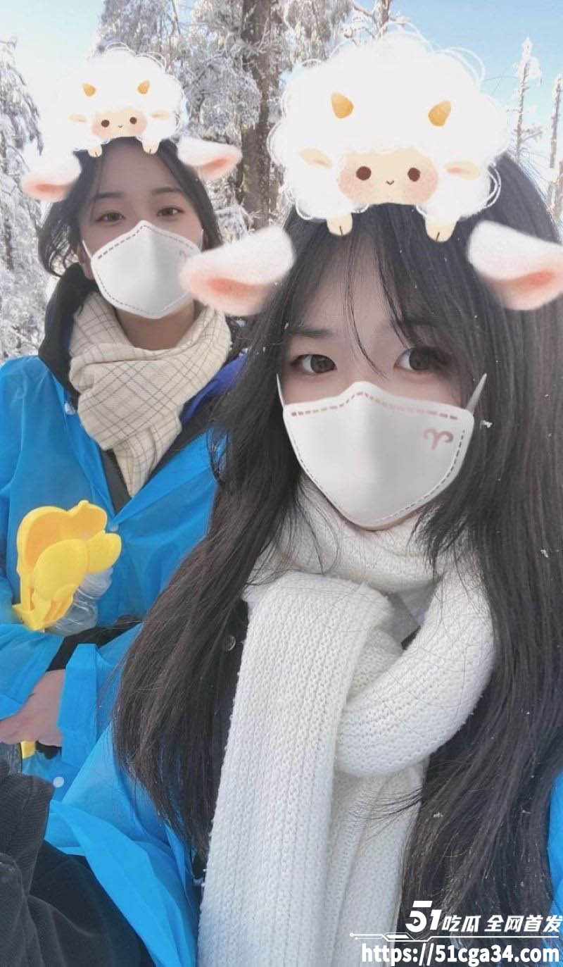 四川绵阳 刘新欣 被约炮大神调教 车内边聊边抠穴 从口交到骑乘位 高潮迭起液体四溅！