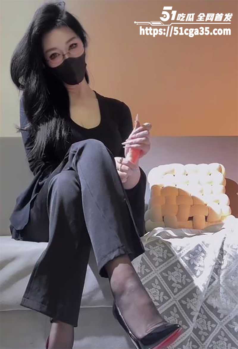 网红御姐Uus 淫语榨精调教合集流出 2 拷贝