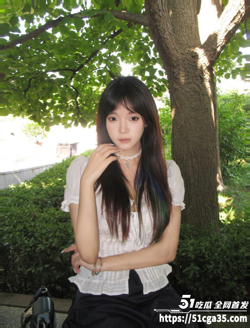 超清纯高颜值反差女大 发情自慰私发金主 全裸青蛙蹲比耶模样下贱无比 M属性极强！