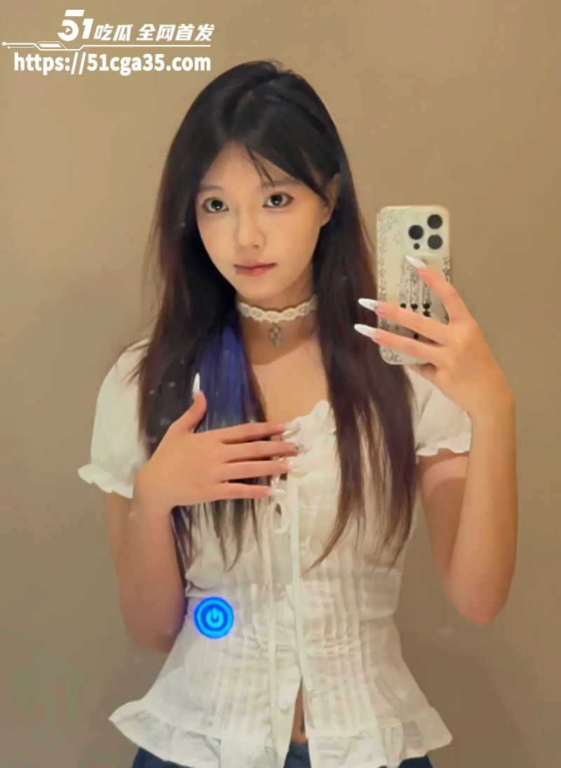 清纯高颜值女大被金主网调自慰02