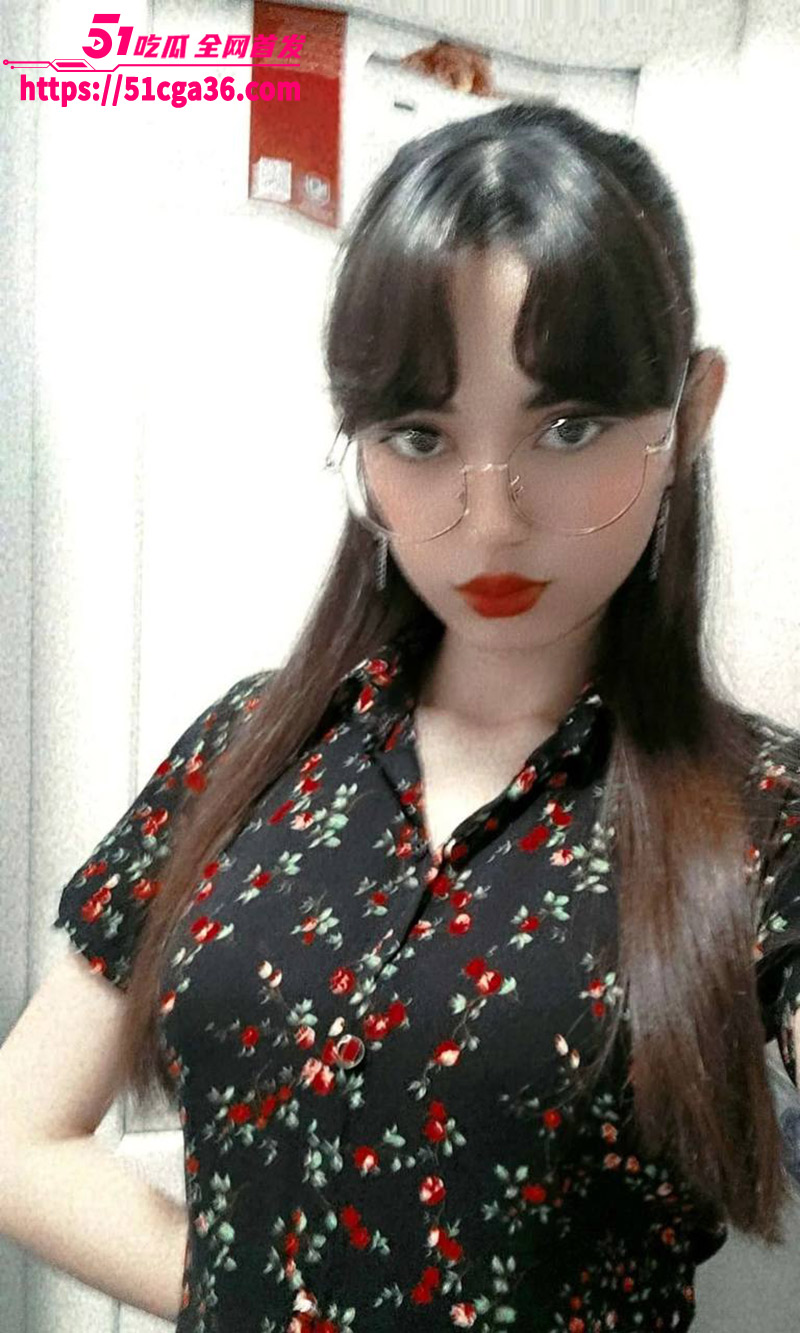 三亚学院 23级女大学生 迪力木塔尔.杰力力 自慰视频曝光 新疆美人的脸庞骚情外露 揉奶动作火辣撩人！