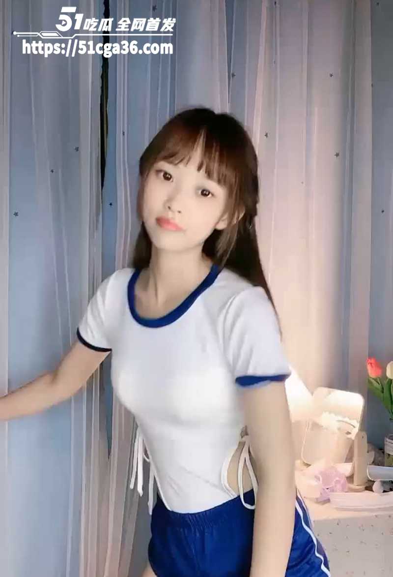 校花级学妹 小丸子 约炮直播！清纯美女舔屌扭臀 骚穴磨蹭炮友肉棒 被抱起猛怼后入爆操！