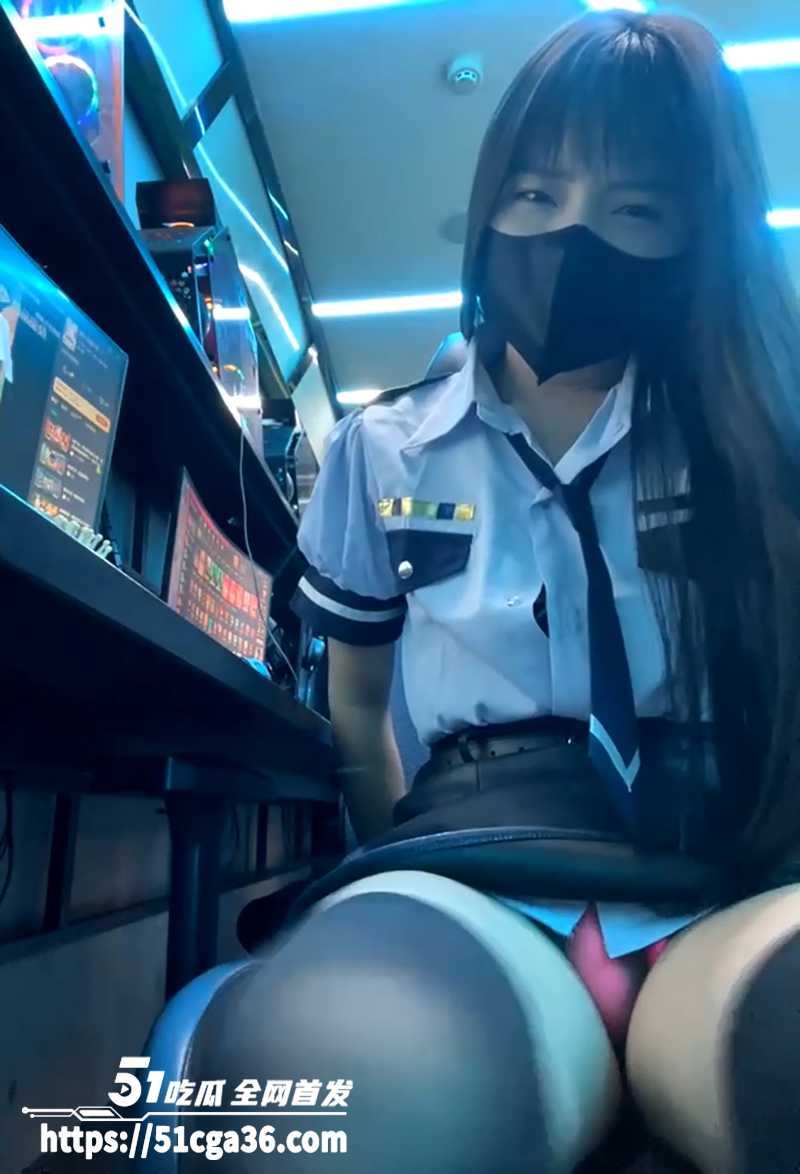 超纯学生妹 xiao-Lin 藏在网吧里玩露出直播！跳蛋狂震揉胸发骚 淫水狂流沾满双手 高潮抖动颤栗不止！