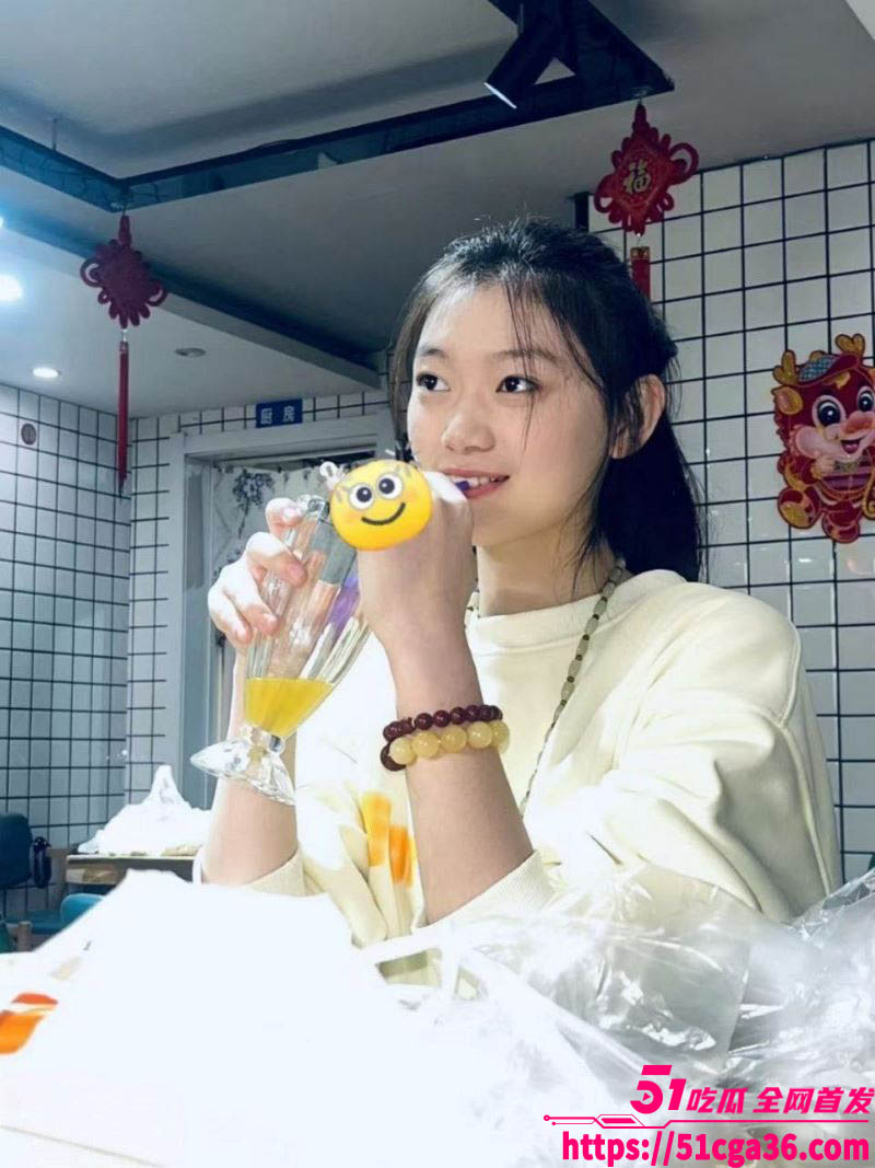 舞蹈系清纯美女私拍泄露！一字马展示娇嫩身躯 翘臀高抬迎合抽插 呻吟娇媚直击感官！