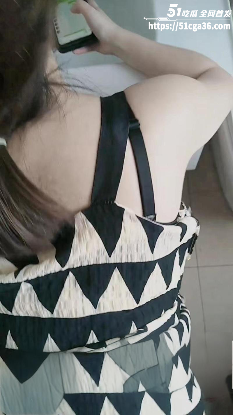 乱伦大神英勇小钢炮洗手间暴操大嫂07