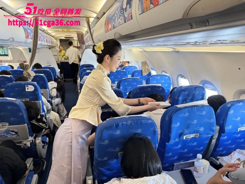 山东青岛98年空姐 张萍 私下淫乱视频流出 反差骚婊学生时代就欲望爆棚四处寻欢！