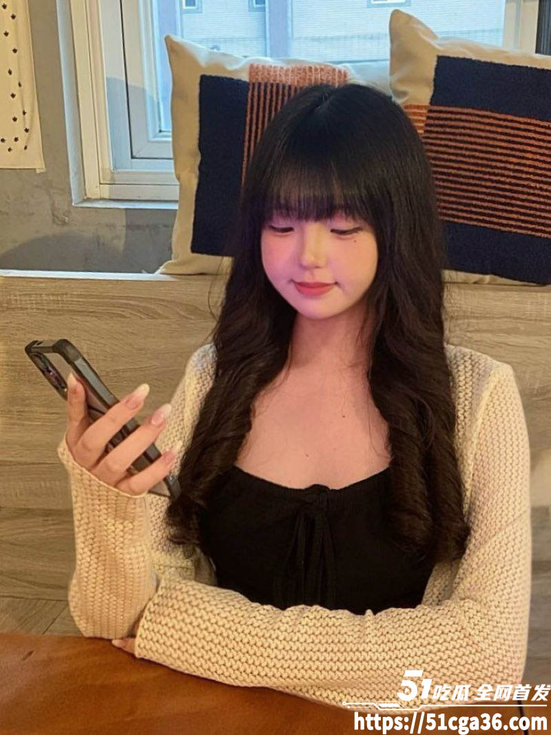 美术系巨乳母狗学姐自拍泄露 白嫩D杯巨乳无比诱人 粉嫩乳晕搭配极品嫩穴 宛如顶级肉便器！