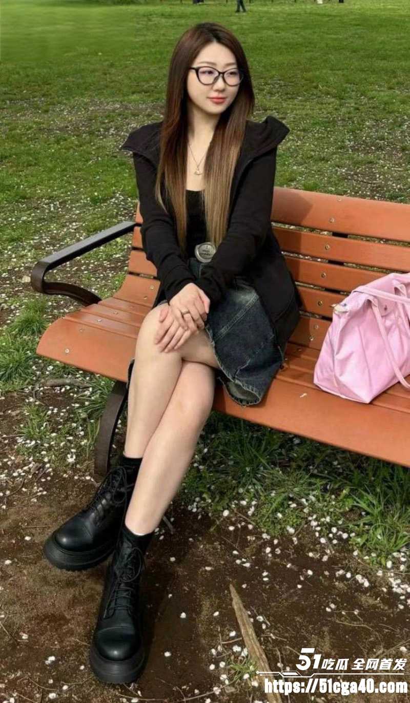 江西南昌留学生李馨竹露脸口交视频06