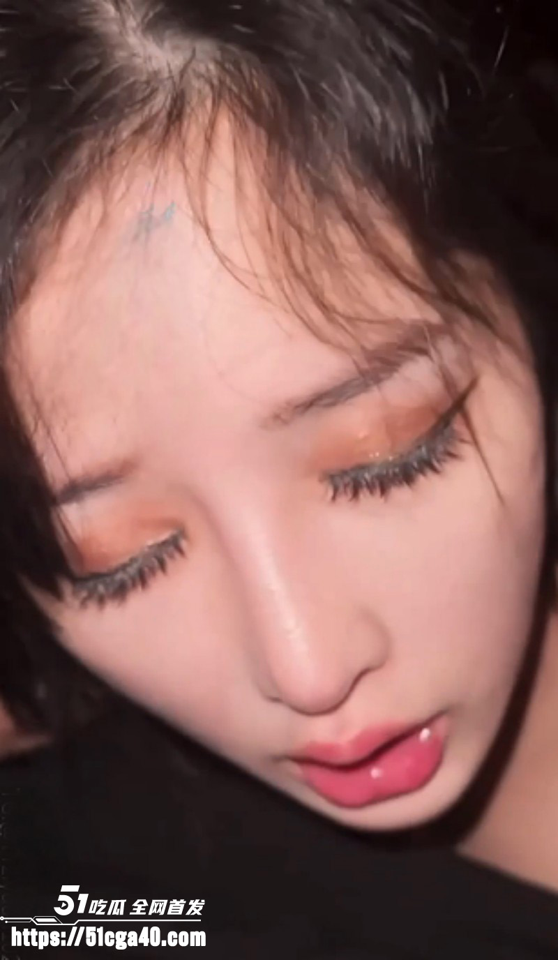 约啪大神Looks199口爆绝美天菜名媛02