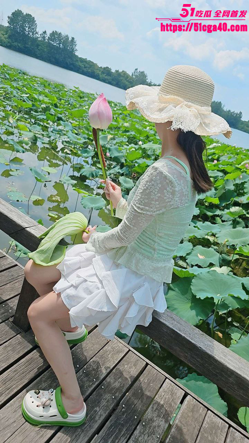 51原创狂情哥哥 带妹妹吃完饭后到公园暴力内射 极品美穴淫水狂喷不止！