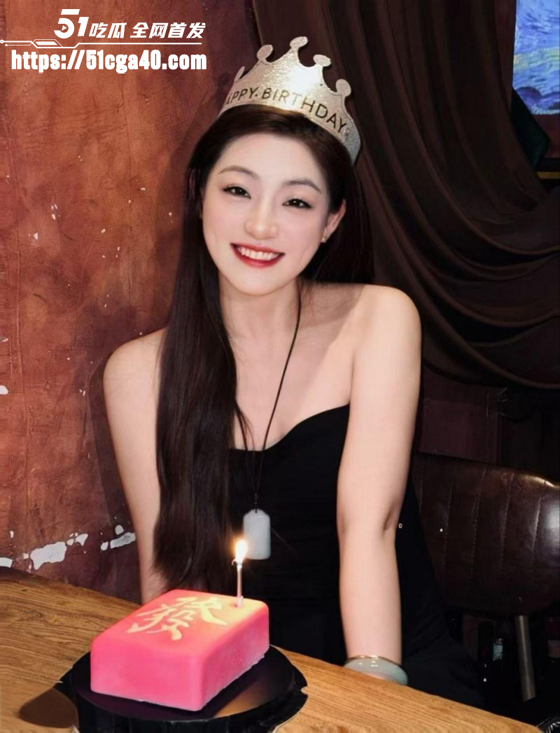 上海气质名媛 朱晓梦 分手后被男友报复曝光私拍 女神如同母狗般被暴操到直流白浆！