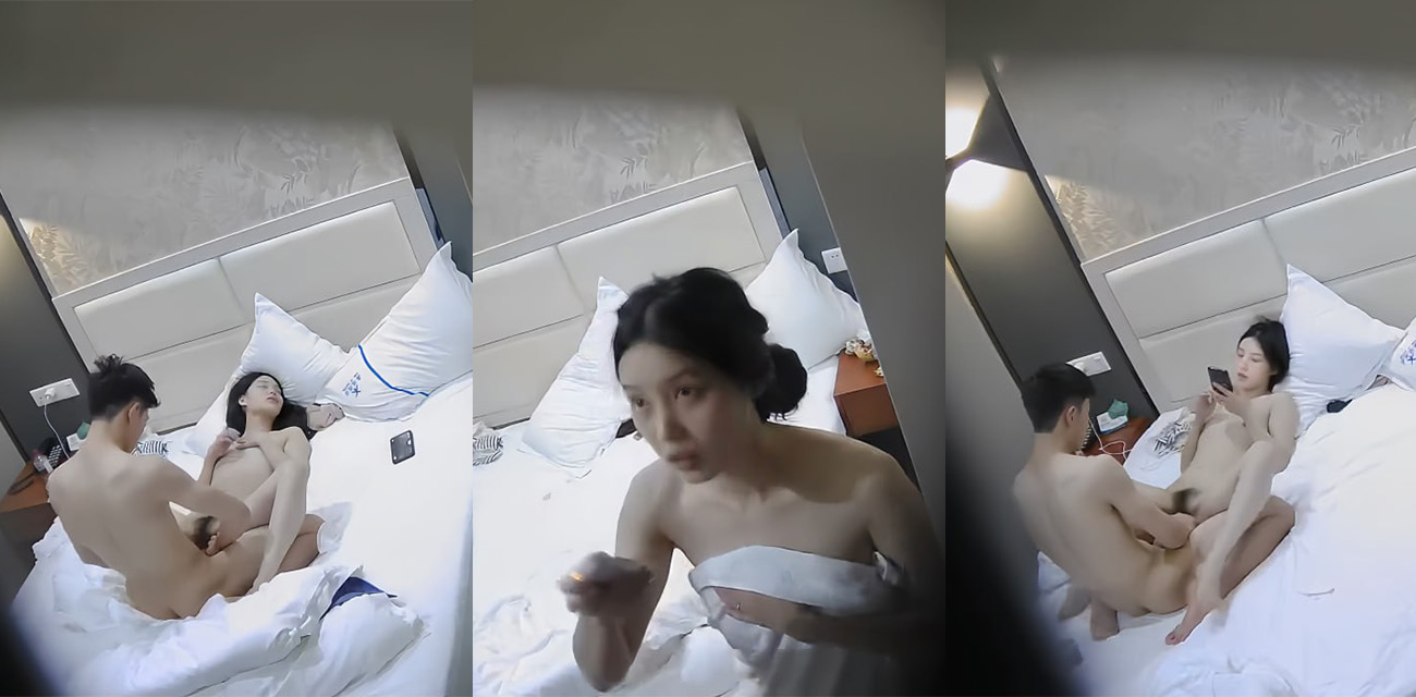 大学城针情侣做爱 被孔摄像头高清盗摄 高颜值美女边打游戏边被操 连续中出俩次 腿软到下来床！