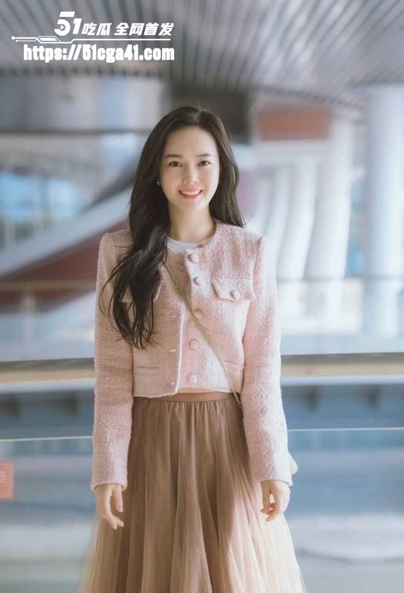 商界女神 徐晓佳 不雅视频流出 与富豪裸聊玩自慰 全程露脸裸浴掰穴 妥妥的商界海后！