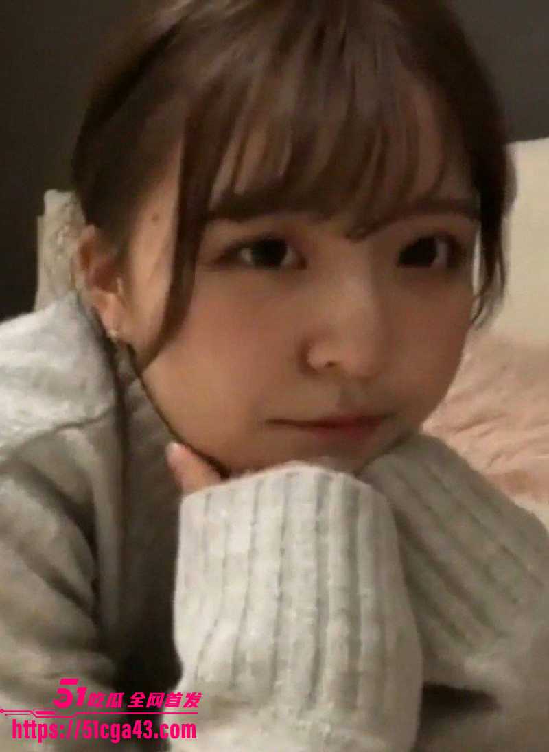 日本清纯大眼萌妹 家中全裸自拍挑逗 肆意展示雪白双乳 骚穴对镜近距离特写 反差感爆棚！