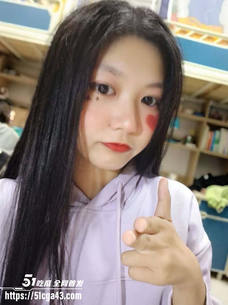 河南南阳理工学院 杨梦格 酒吧邂逅富二代 当晚就被带酒店暴操 主动扶屌娇喘销魂！