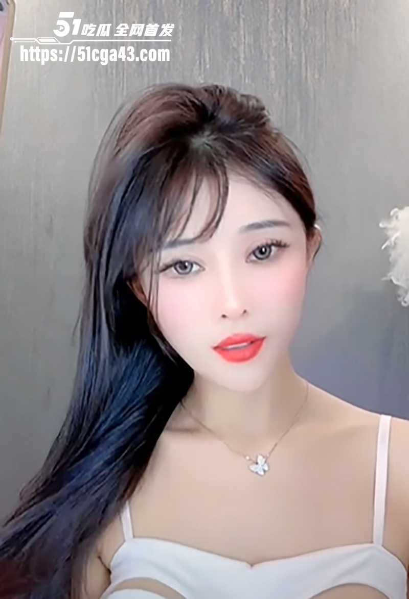 快手百万粉丝高挑女神级白皙御姐洁宝宝不雅视频曝光2拷贝