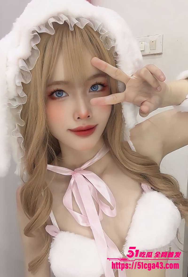 极品COS女神 DreamlikeUwU 福利合集流出 百变萝莉上演超淫露出 翘乳美穴玩转水晶假屌！