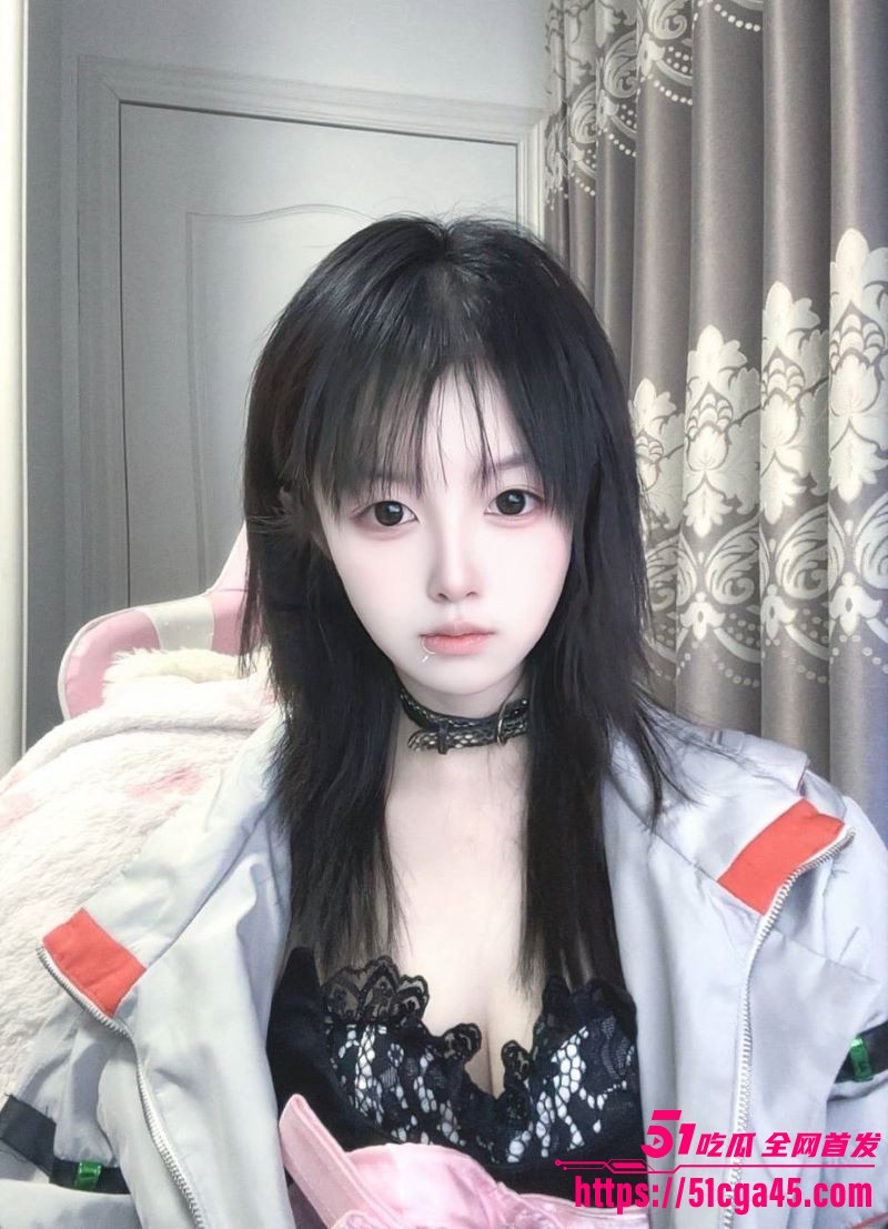 推特巨乳女菩萨乔乔私人定制视频曝光 2