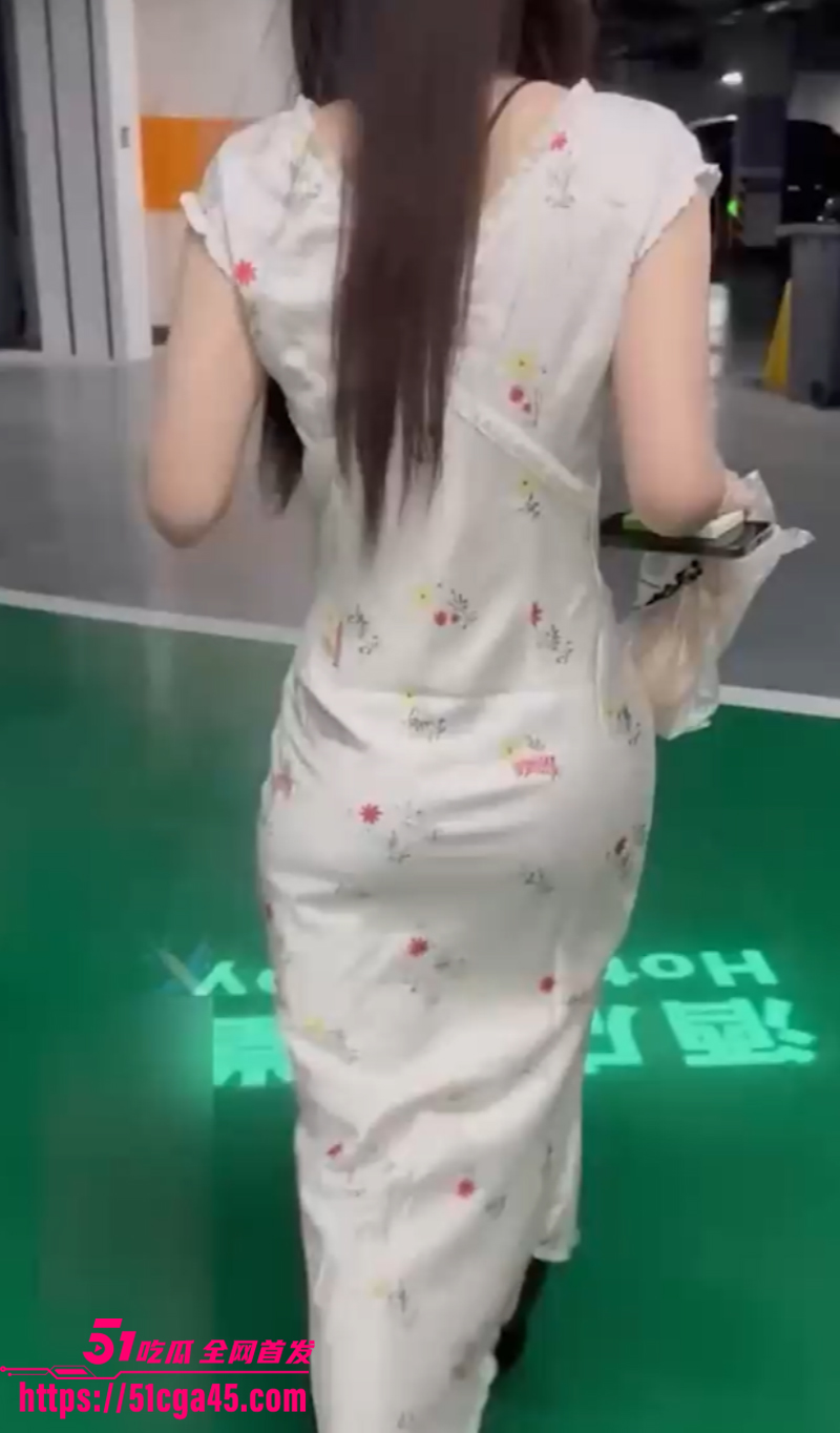 大神零元约炮台球助教 清纯碎花裙性感豹纹内衣 从停车场车震到酒店暴力打桩后入 全程呻吟不断！