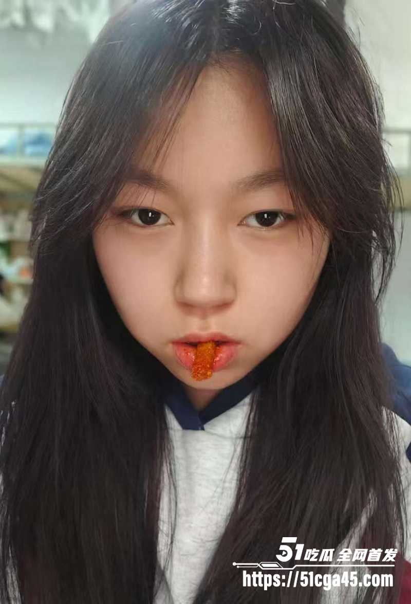 郑州经贸学院美女校花王欣玥裸聊视频曝光3拷贝