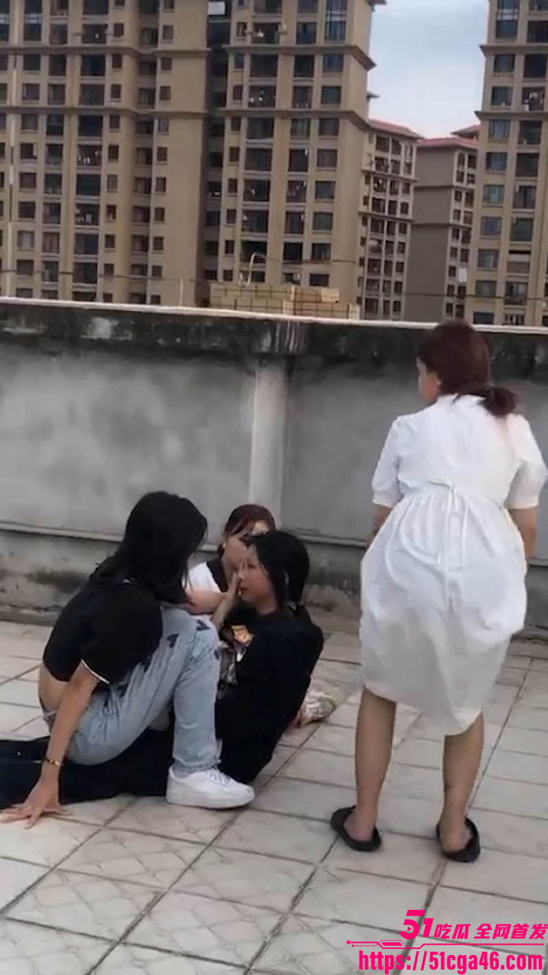 泉州反差婊叶欣怡花式做爱与霸凌视频曝光 4