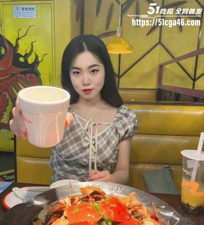 北京昌平少妇孙晔子电梯口露出05