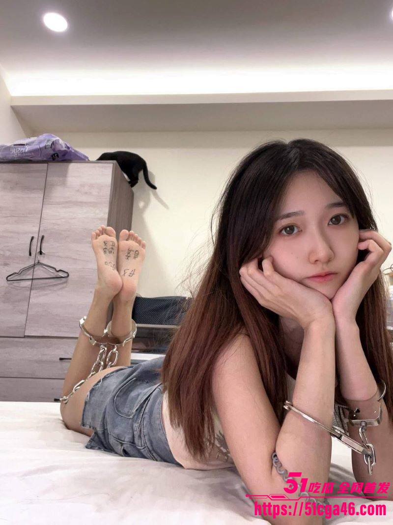 极品福利姬母狗调教视频曝光 4