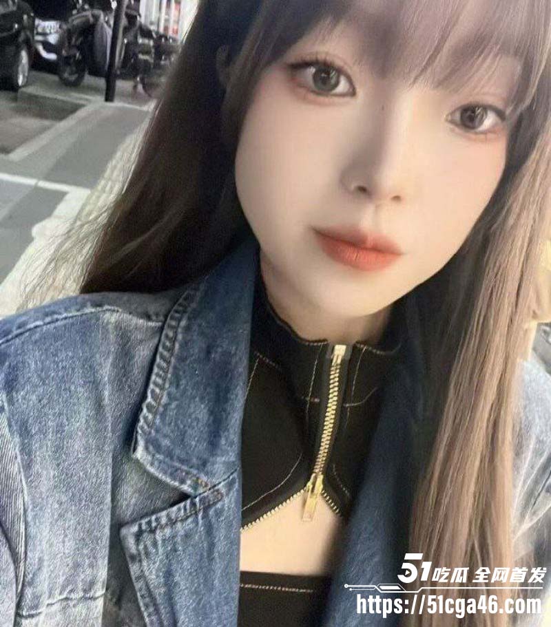 江苏常州反差靓女 苏青洁 与游戏网友约炮后 对其大屌念念不忘 自慰展示浓密黑森林！
