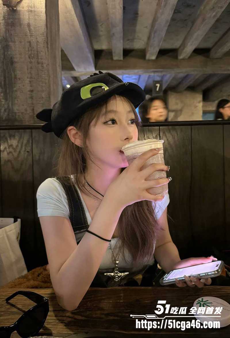 常州大奶学生妹 大尺度不雅视频流出 刚高考完的暗骚小母狗 全裸露脸抠穴自慰 一线天美鲍诱人无比！
