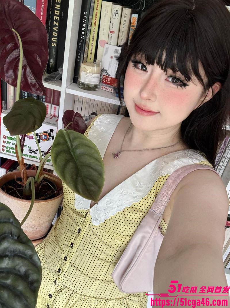微胖女神噗噗新作痴女班长 2