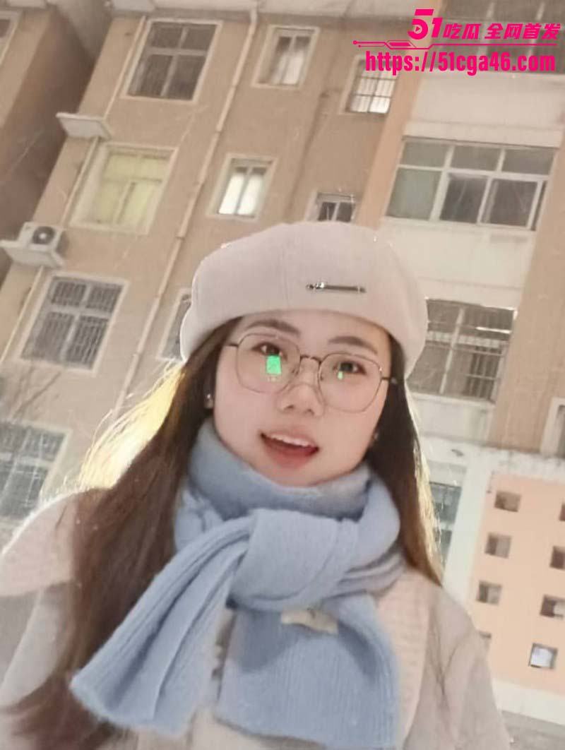 武汉大学娄培琳被金主深喉操嘴03