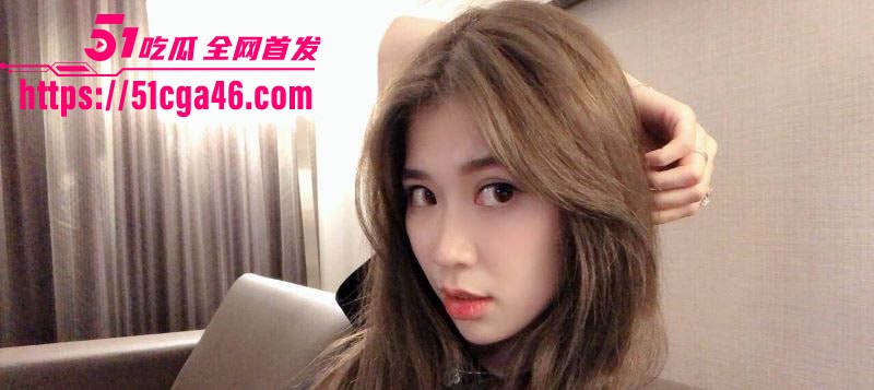 江苏高校 极品班花不雅视频泄露 SM调教带狗链舔脚 被大鸡巴甩脸羞辱 反差感爆棚！