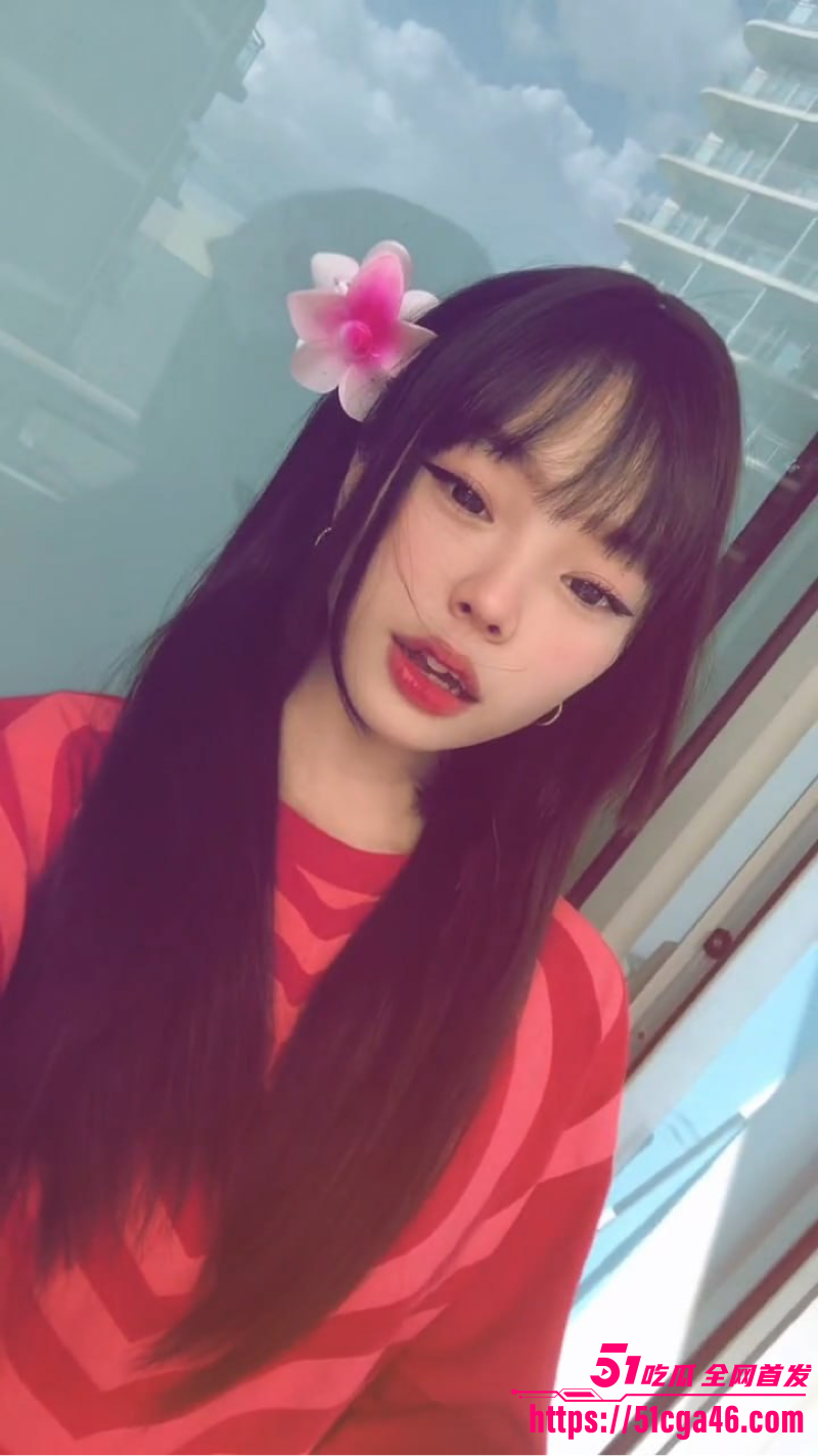 Tiktok超火菲律宾女孩 不雅视频泄漏 清纯少女大胆展示坚挺美乳 对着镜头抽插做爱 画面极具诱惑！