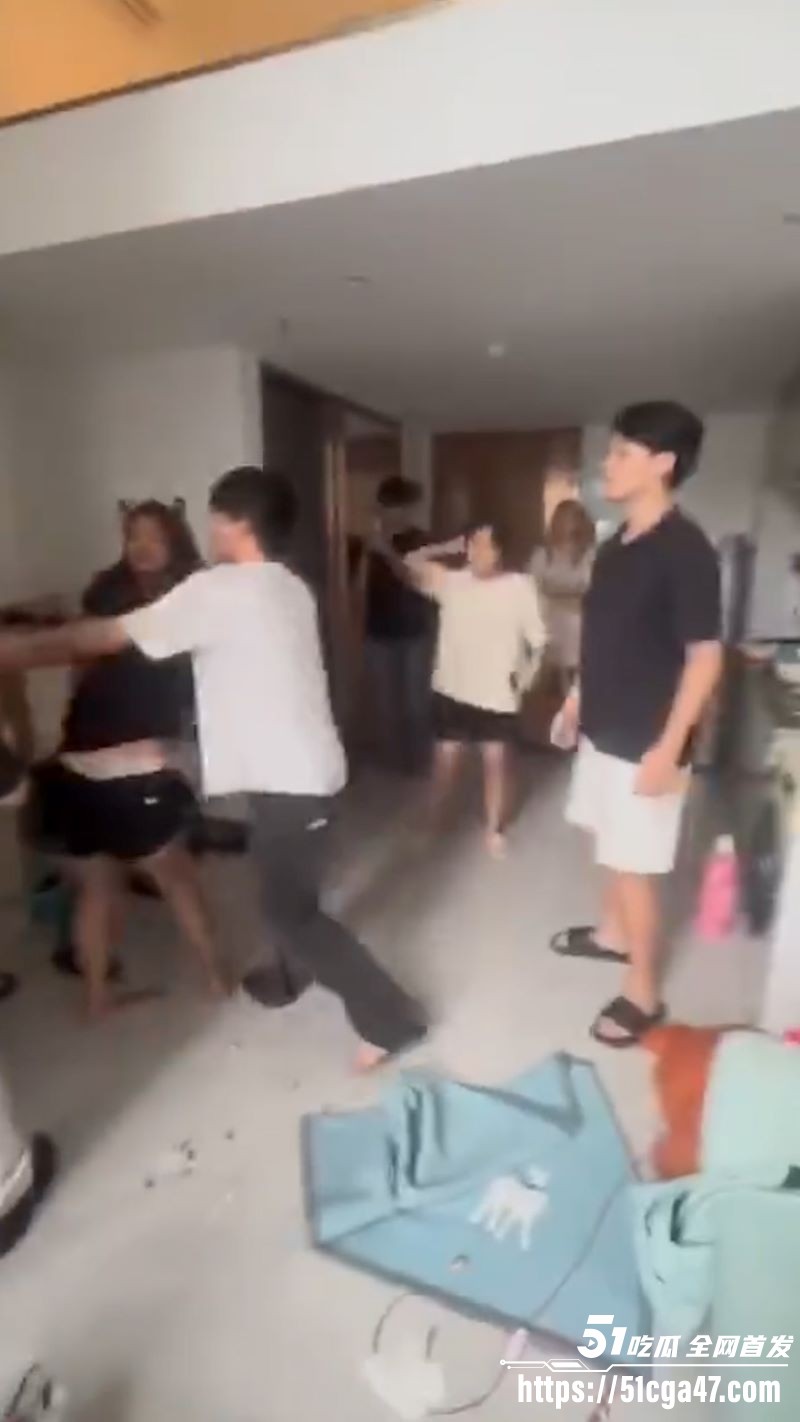 瓜友直播抓奸家里被偷无奈在业主群求助帮忙抓奸 7