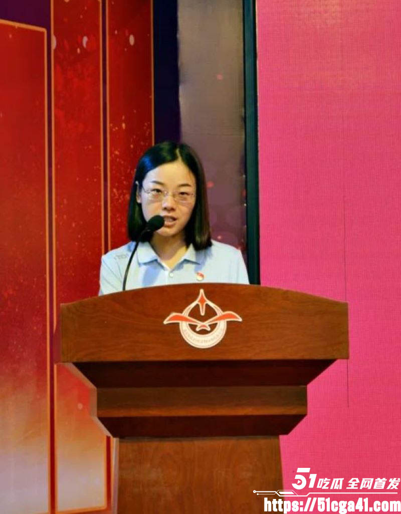 山西省翼城县星杰中学老师朱小雪勾引学生做爱 5