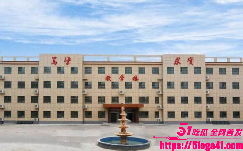 山西翼城星杰中学老师 朱小雪 勾引学生做爱 被家长冲进家中怒闹 聊天记录与做爱视频同步曝光！