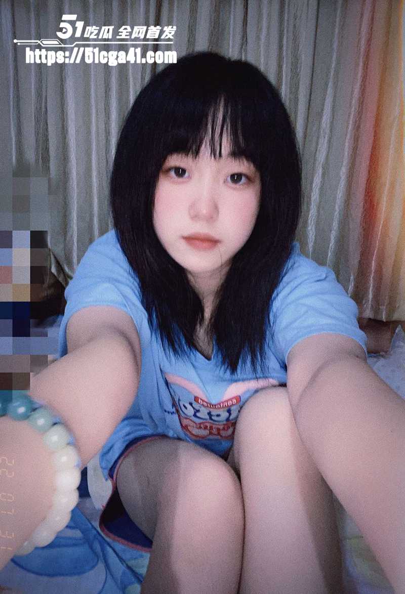 青岛女大学生 陈诗莹 网调视频流出 清纯少女变沦为金主母狗 揉奶裸聊假屌自慰 边揉阴蒂边浪叫！
