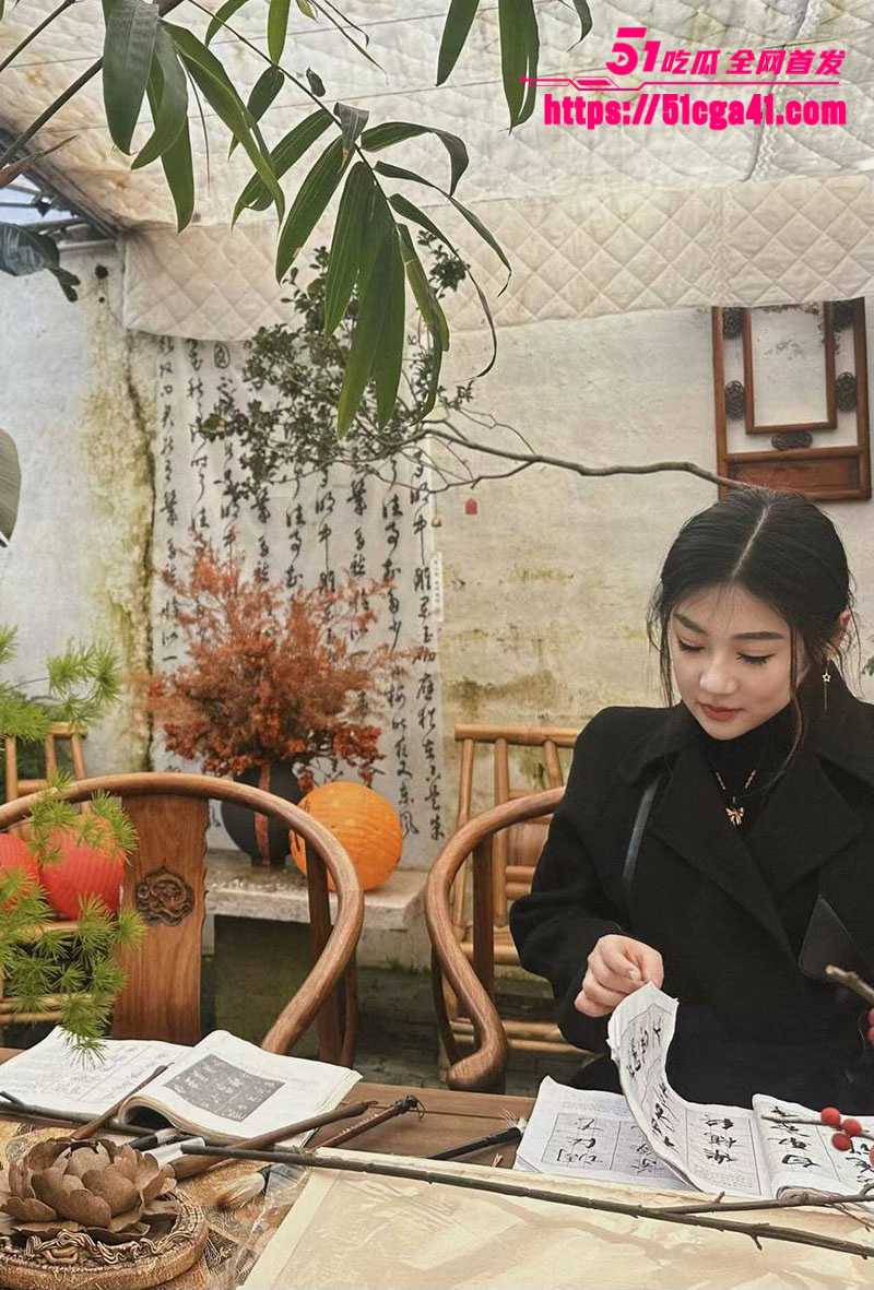山东烟台女幼师与细狗绿帽男 性爱视频网盘破解曝光 巨乳肥臀丰满母狗 被多姿势无套爆操！