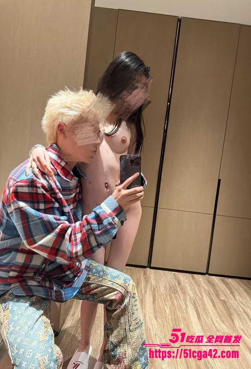 风韵犹存极品身材人妻总在你背后TK土豪私人定制福利姬视频曝光3拷贝