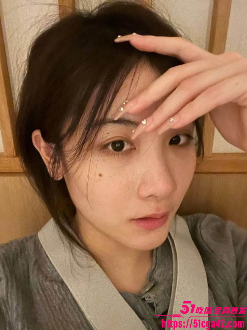 广西南宁良庆清纯大学生李一凡性爱泄密 2