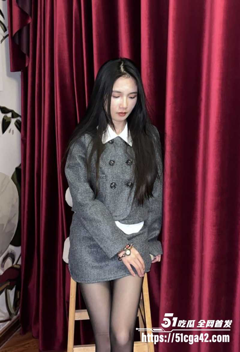 高颜值清纯舞蹈生调教视频流出 2 拷贝