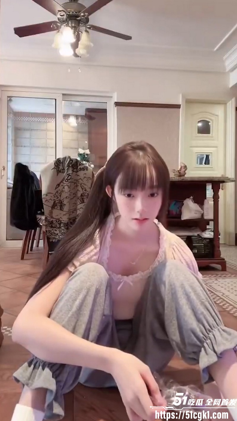 高颜值母狗学生们直播时的闪现合集 4