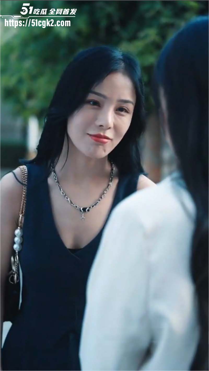 擦边短剧《盲人按摩师三天攻略女总裁》双目失明后意外获得神秘传承 最终逆袭成为豪门守护者！