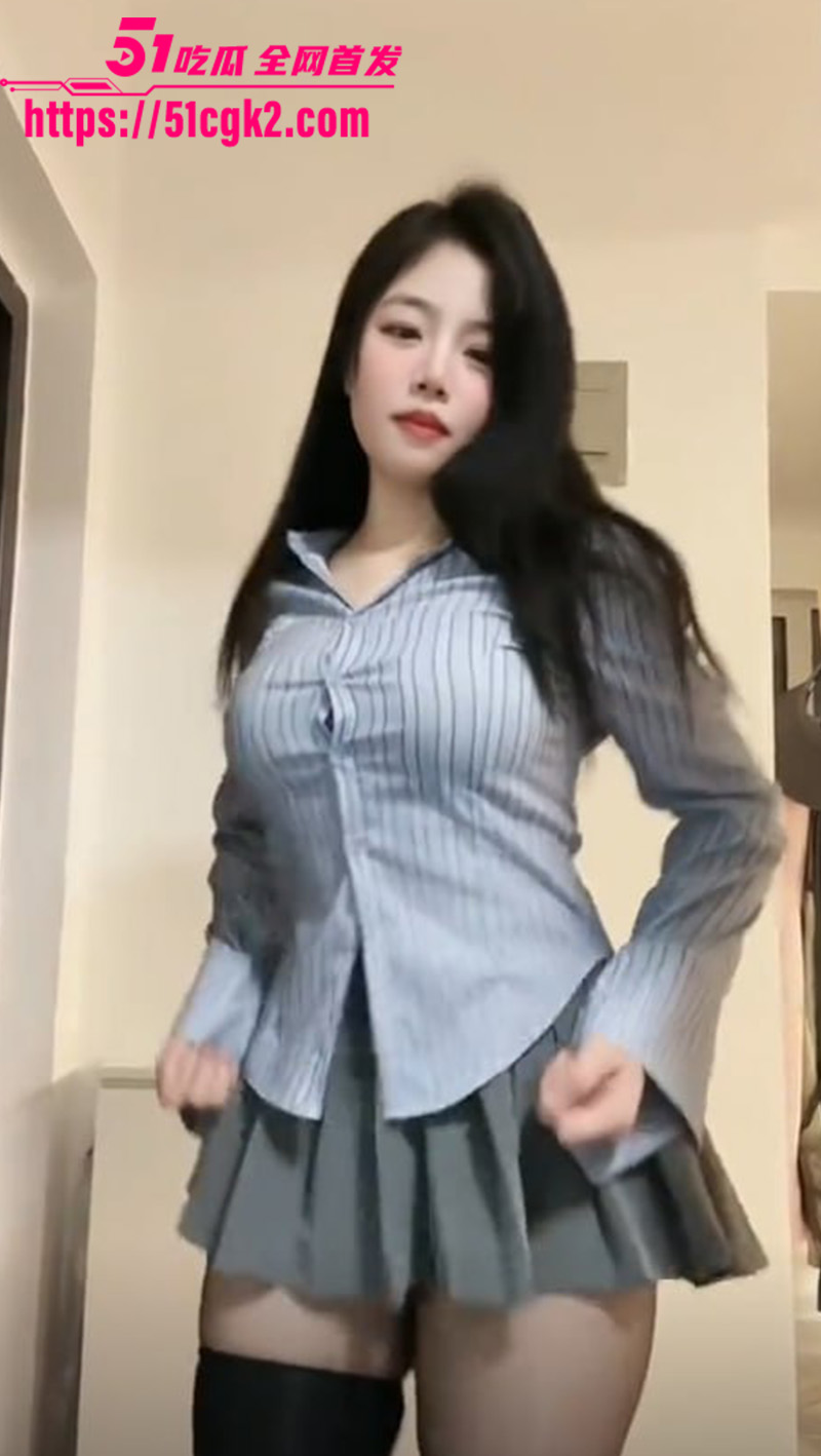 狗王付费定制福利 抖音甜美清纯网红 多款情趣装轮番上阵 极度反差 诱惑爆表！
