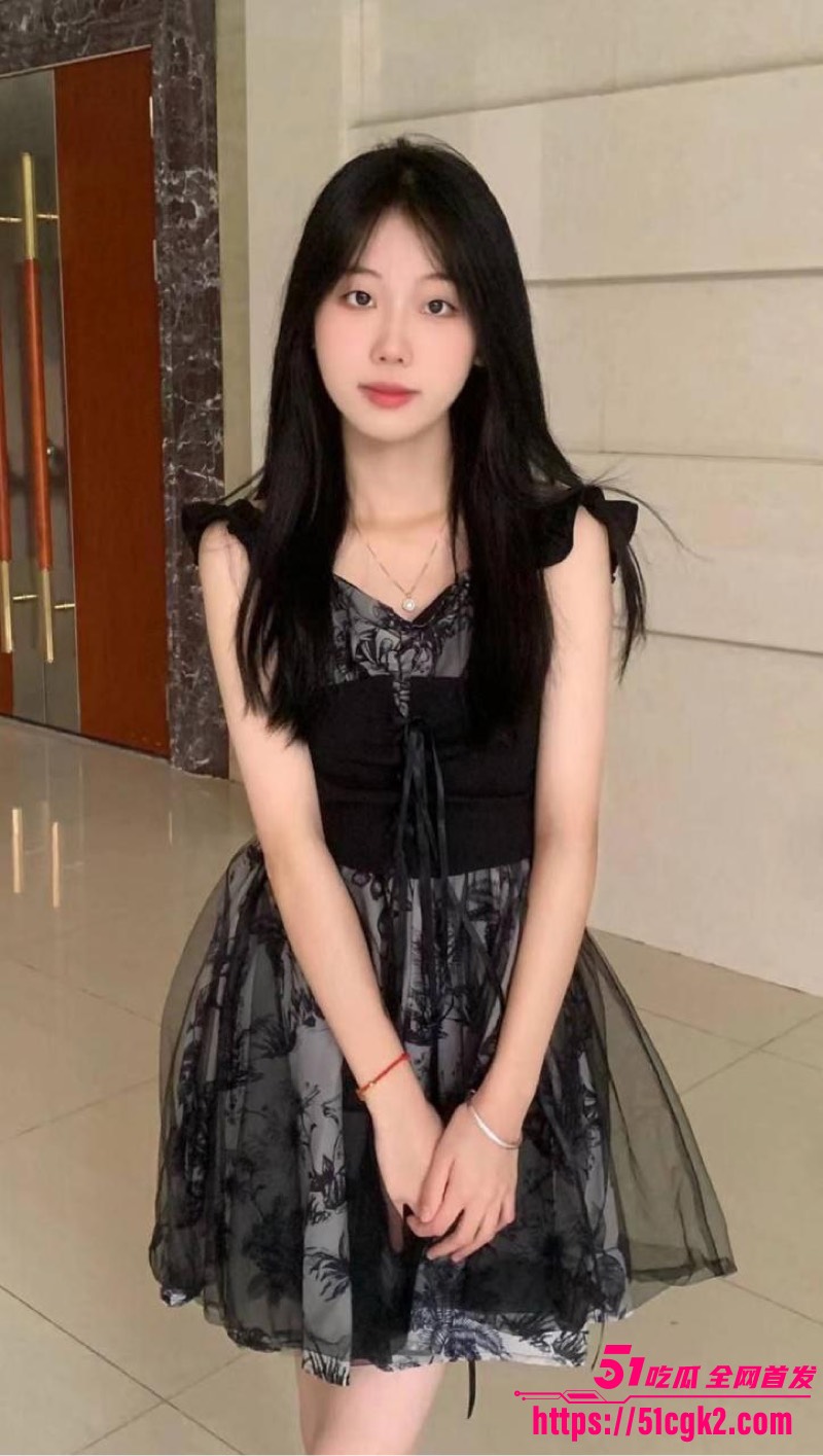 淫纹学生妹 被男友曝光做爱视频 沙发上无套爆操 淫荡表情娇喘呻吟无比带感！